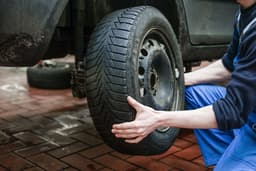 Sr Auto Repairs logo