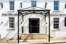 Sweeneys Hotel Dungloe logo