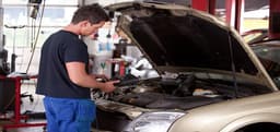 Ryans Automotive logo