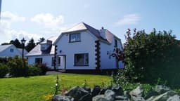 Madra Rua Organic Accommodation logo