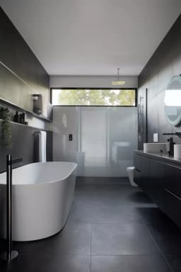 Bee Bathrooms Ltd (Showroom by Appointment Only) logo
