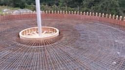 M & J Grant Construction logo