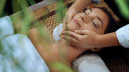 Yendee thai massage & therapy logo