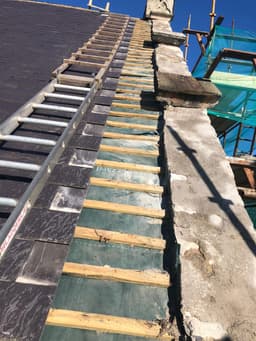Irish Slating & Tiling logo
