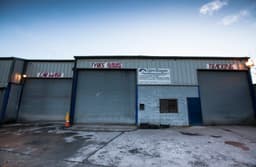 Tyre Hangar LTD logo