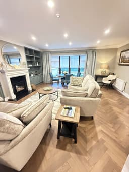 4 Fair Hill House, 4 Bedrooms all En-suite -sleeps 9 Killarney town - FREE-Wi-Fi - 4 Star Approved logo