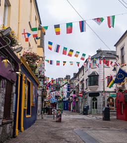 Queen Street Place | Summer Accommodation in Galway logo