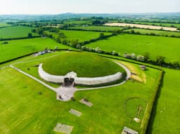 Newgrange Day Tours logo