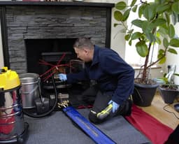 Ray Cleaning Services logo