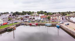 Trident Holiday Homes - Kinvara Suites logo