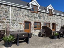 Mill Road Farm Self Catering Cottages logo