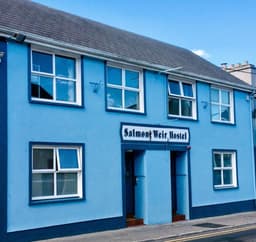 Salmon Weir Hostel logo