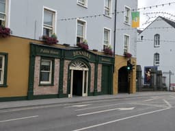 Benners Hotel Tralee logo