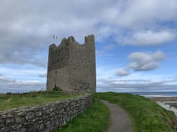 Roslee Castle logo