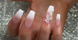 Miskel's Nail Bar logo