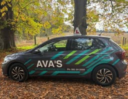 Ava’s driving school logo