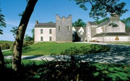 Derrynane House logo