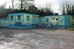 Sunny Days Montessori School Frankfield Douglas logo