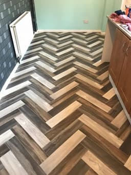 L Connell Flooring logo