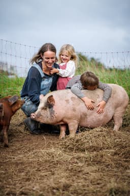 Lúnasa Farm Butchery logo