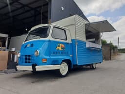 Retro Food Trucks Ireland logo