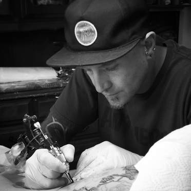 Ink & Earth Tattoo, Piercing
