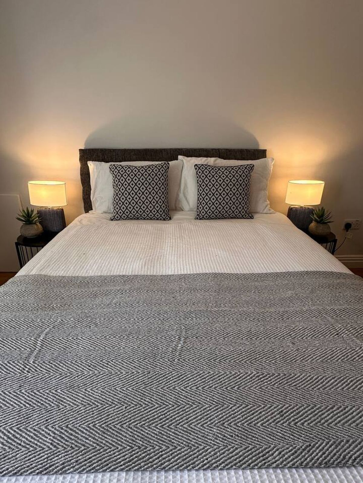 Ocho Homes Lux by Eight Continents - Cathedral Quarter