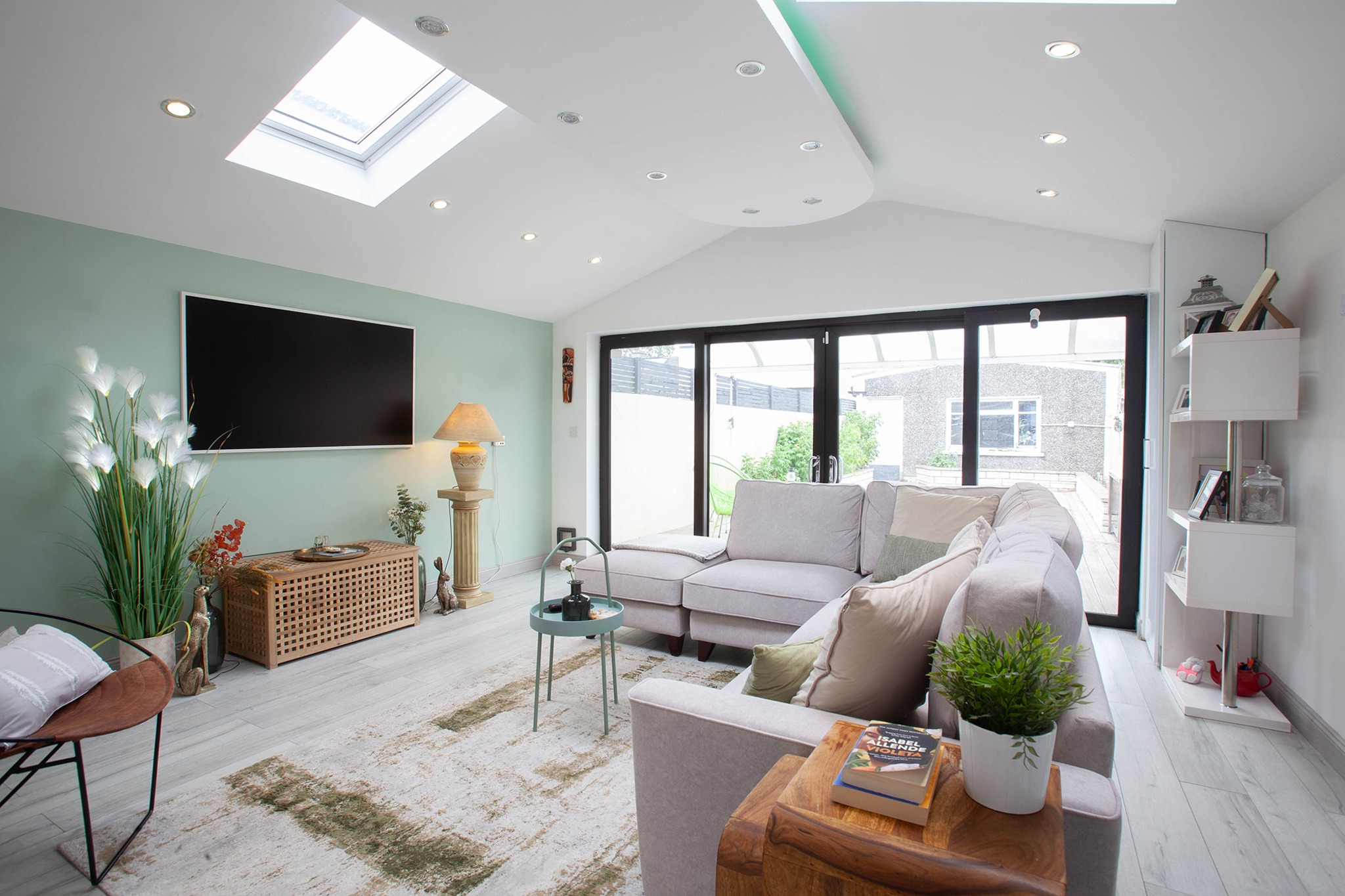 Modern 3BDR Home w Garden