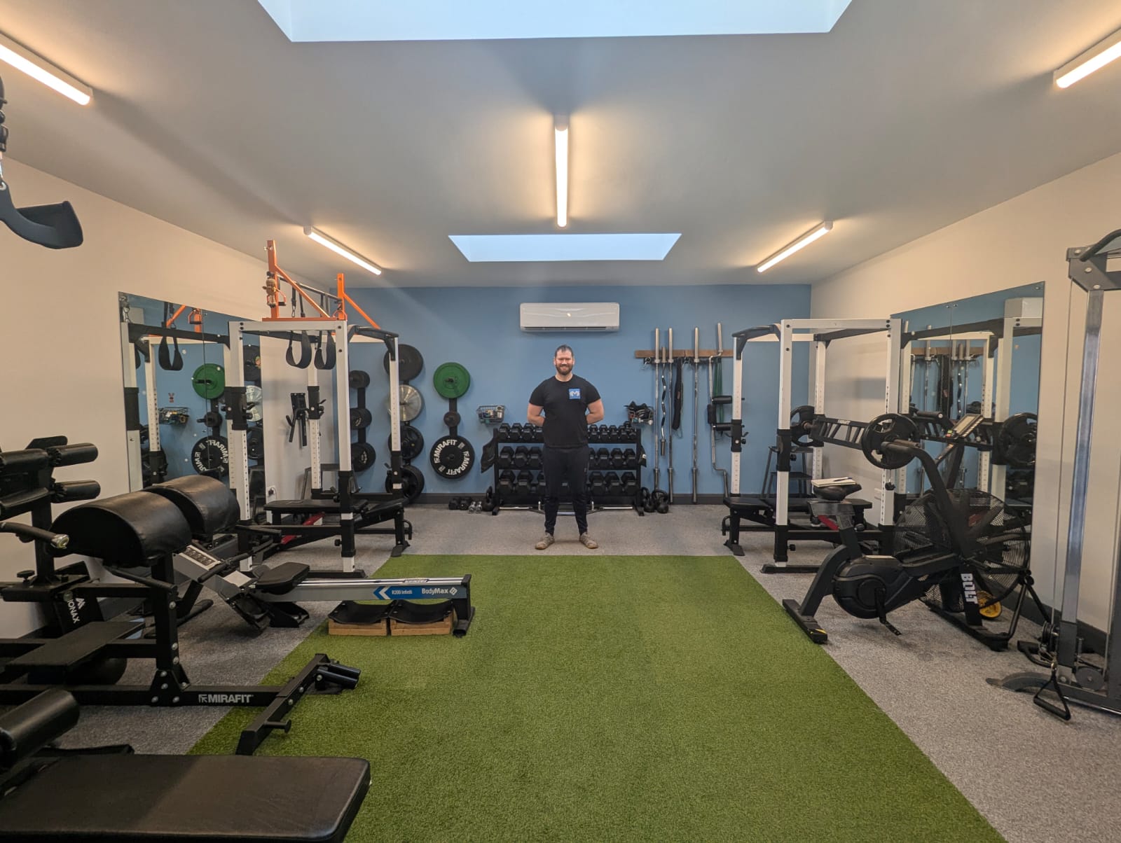 Tom Morgan Personal Training logo