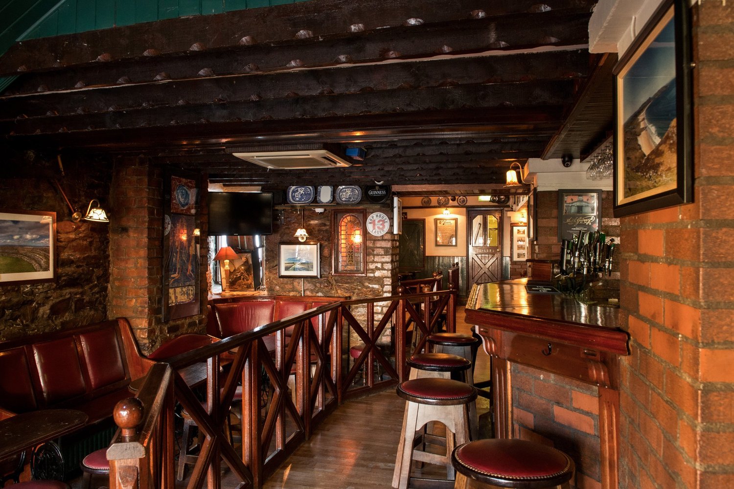 McGinleys Bar