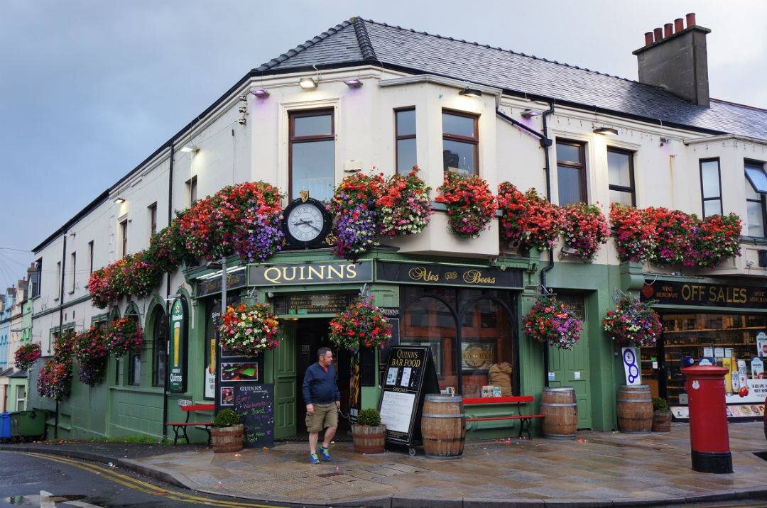 Quinns Bar