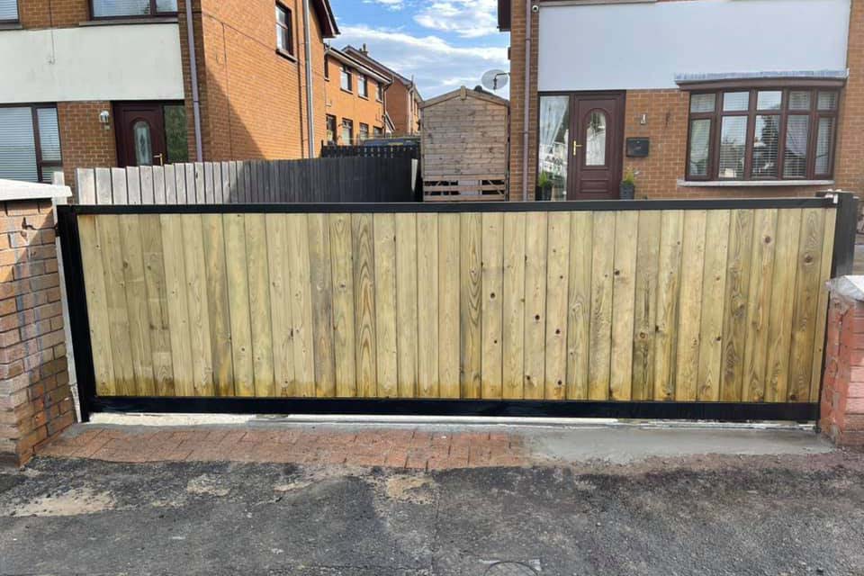 G.B.M. Metal fabrication Belfast. (Gates and railings)
