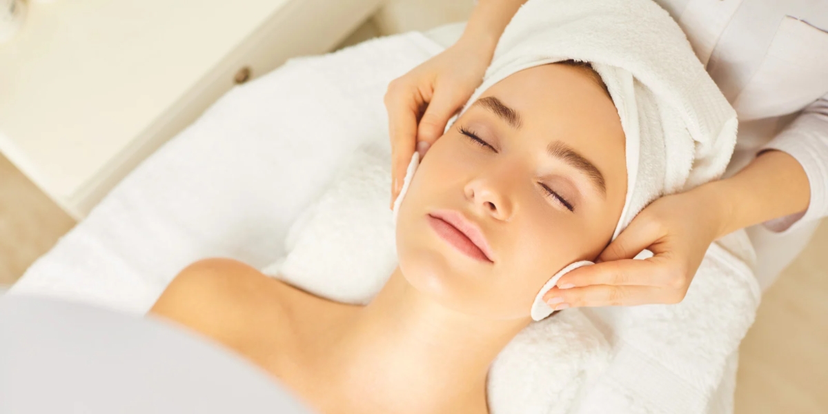 Nefertiti Beauty & Skin logo